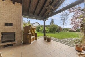 Überdachter Freisatz